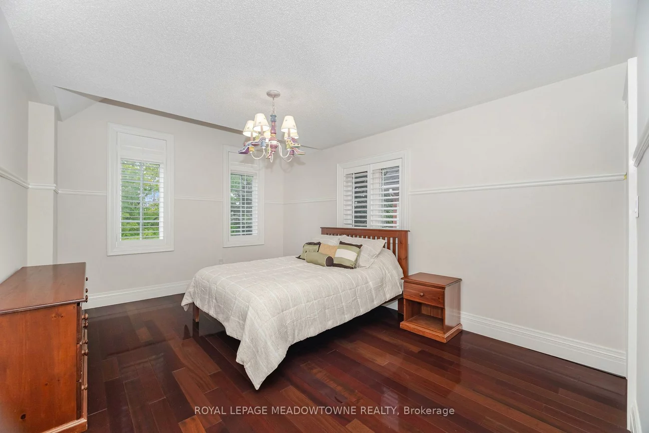 915, Gaslight, Meadowvale Village, Mississauga