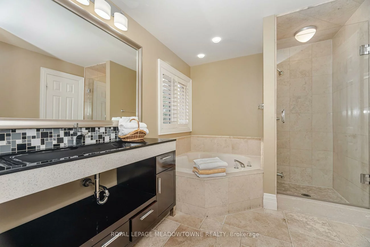 915, Gaslight, Meadowvale Village, Mississauga