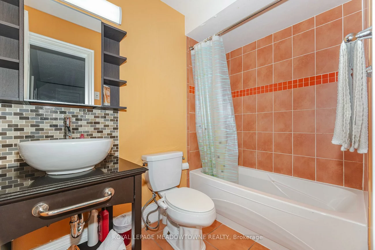 915, Gaslight, Meadowvale Village, Mississauga