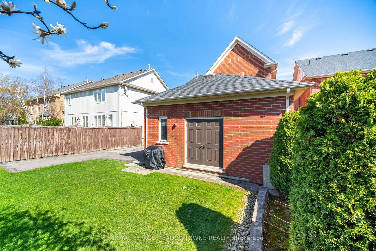 915, Gaslight, Meadowvale Village, Mississauga