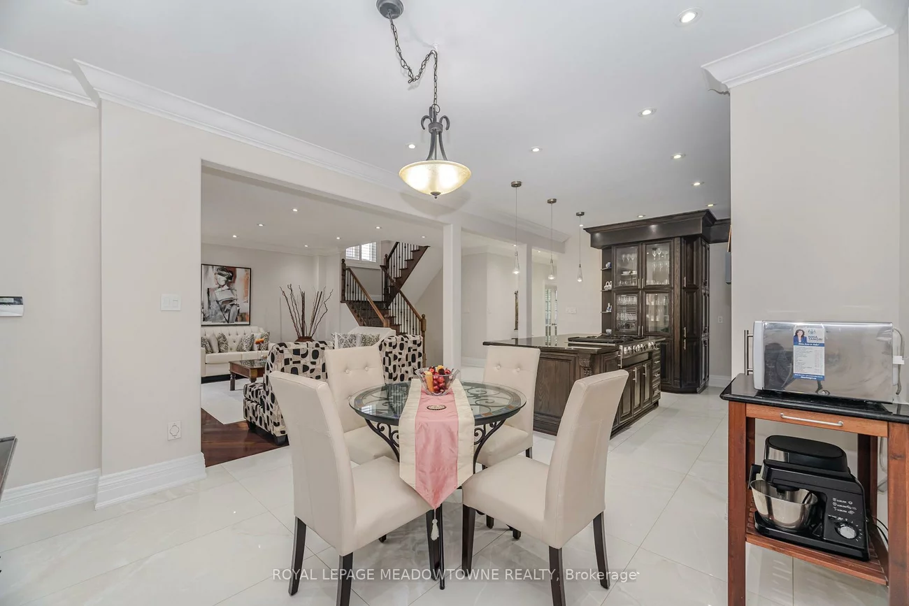 915, Gaslight, Meadowvale Village, Mississauga