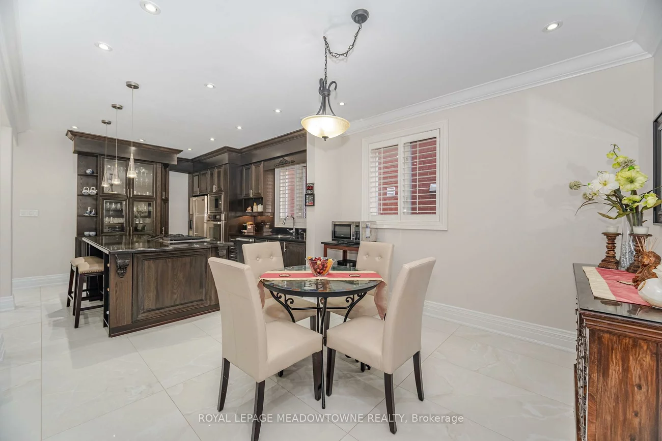 915, Gaslight, Meadowvale Village, Mississauga