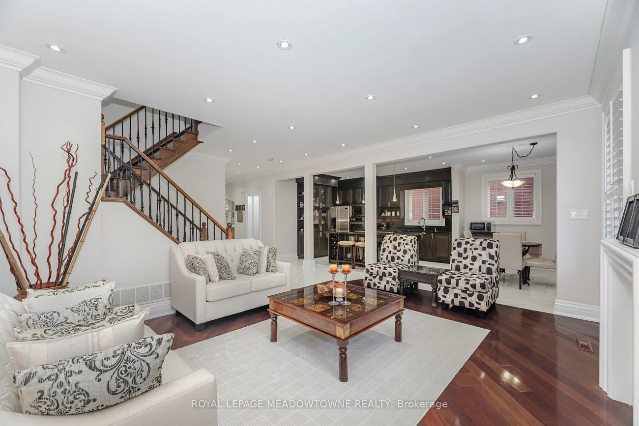 915, Gaslight, Meadowvale Village, Mississauga