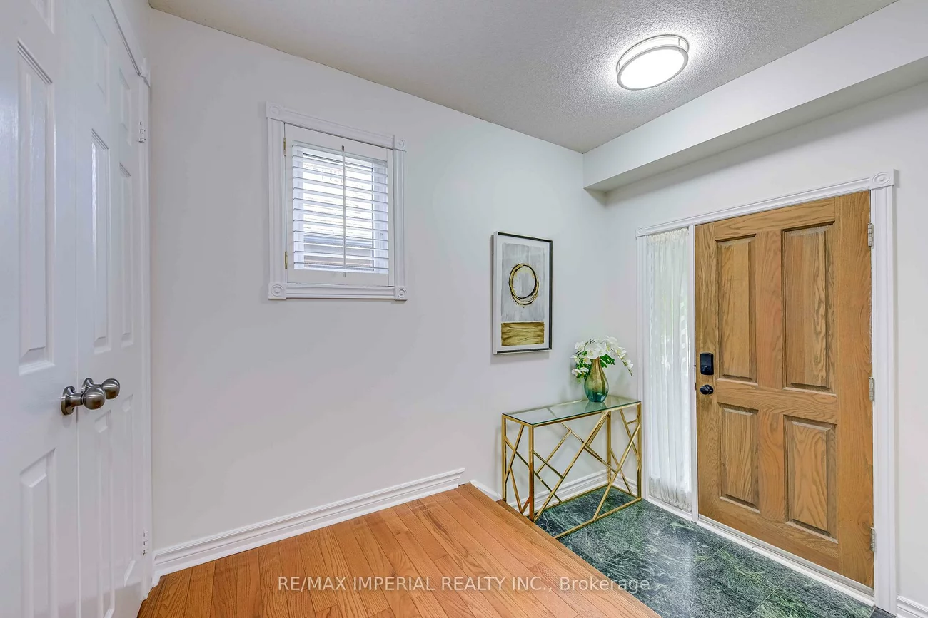 5560, Middlebury, Central Erin Mills, Mississauga