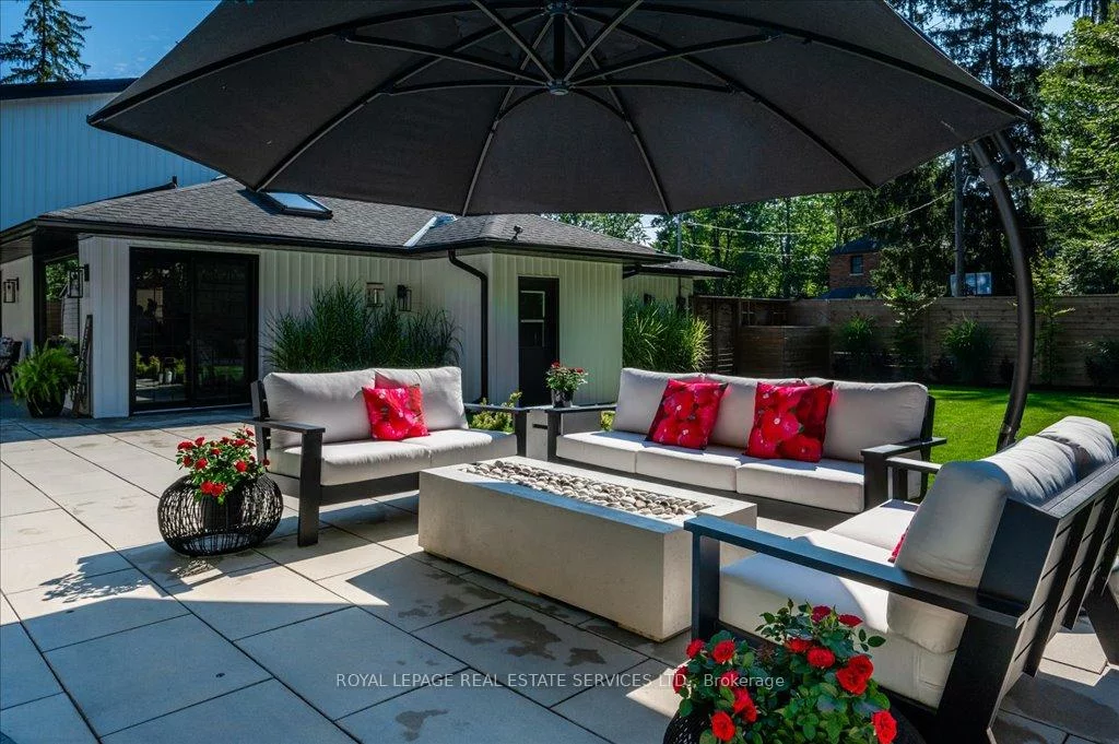 169, Oakes, Mineola, Mississauga