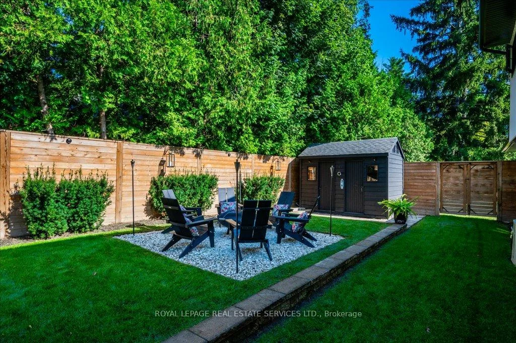 169, Oakes, Mineola, Mississauga