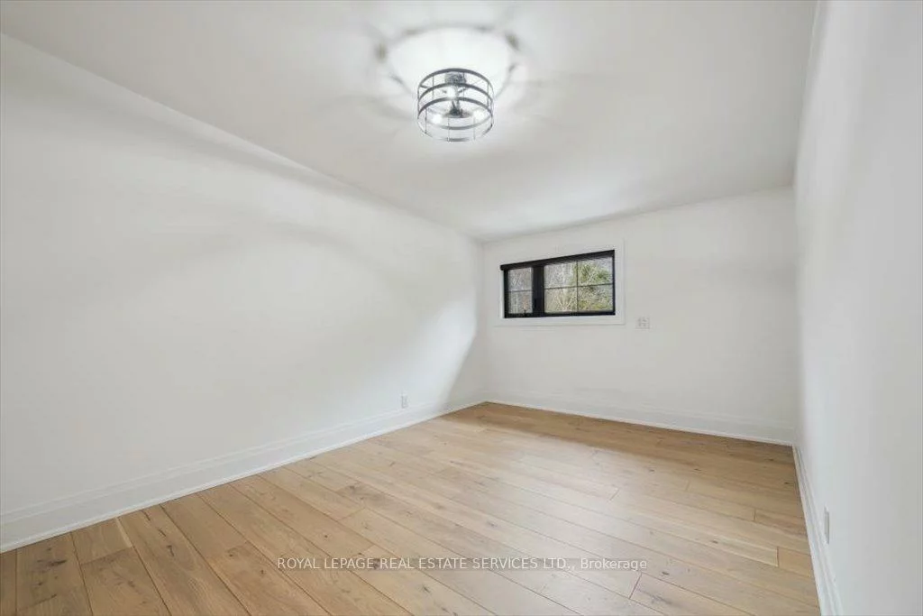 169, Oakes, Mineola, Mississauga