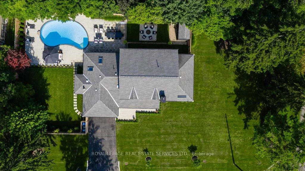 169, Oakes, Mineola, Mississauga