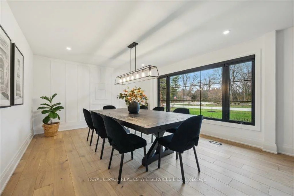 169, Oakes, Mineola, Mississauga