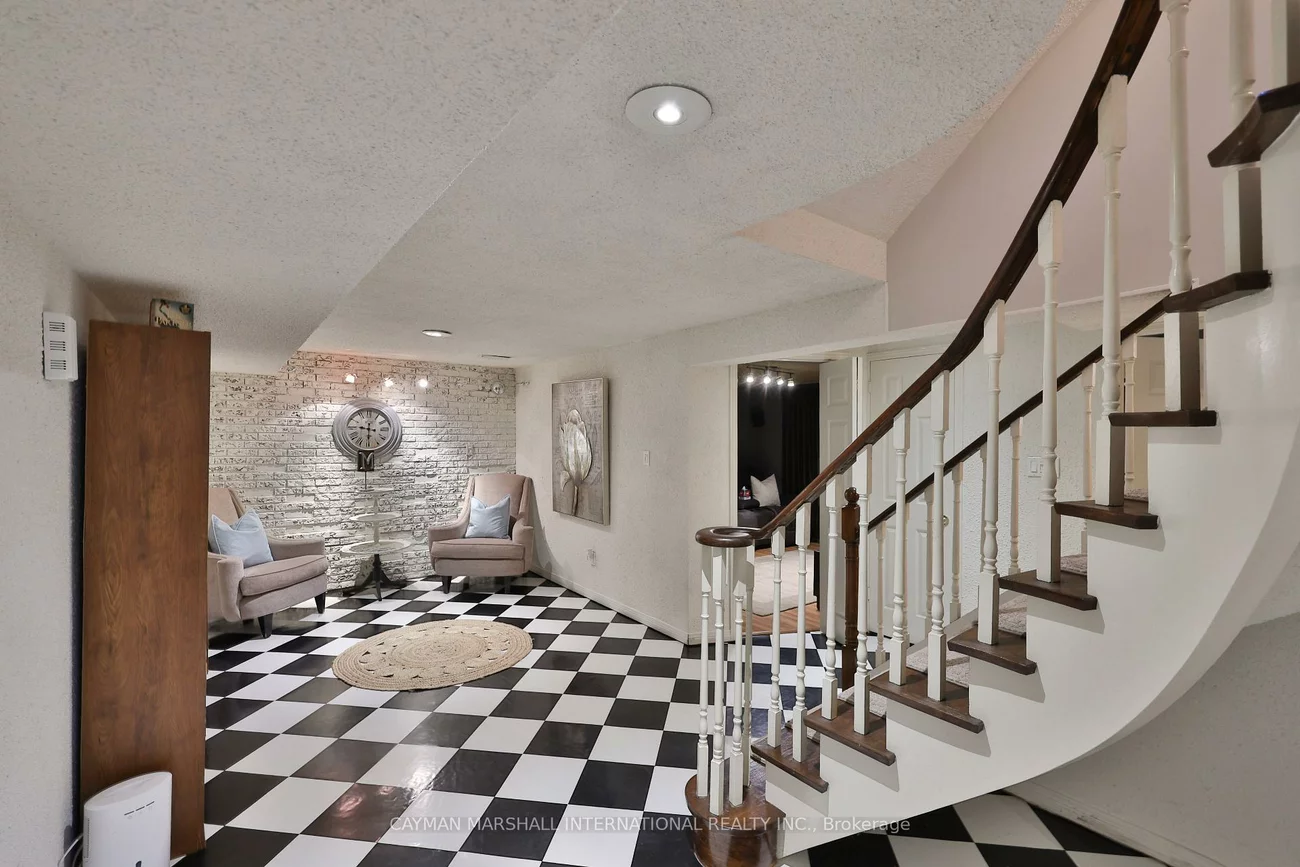 3555, Kingbird, Erin Mills, Mississauga