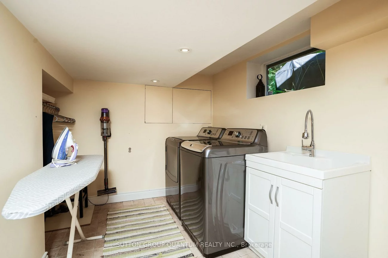 1197, Birchview, Lorne Park, Mississauga