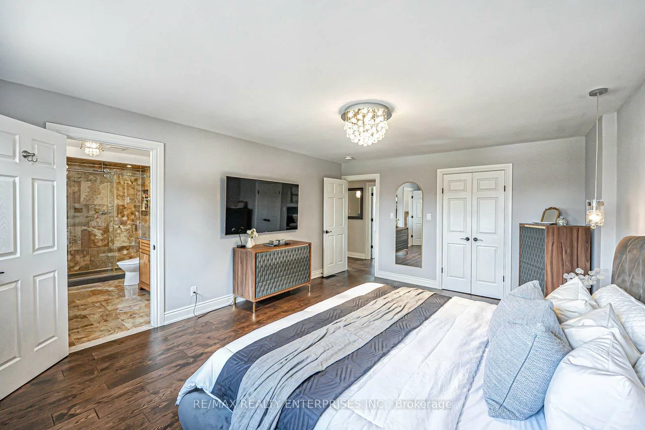 2344, Kenbarb, Cooksville, Mississauga