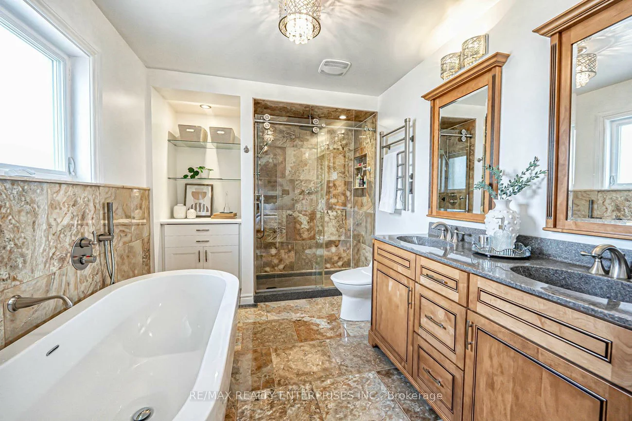 2344, Kenbarb, Cooksville, Mississauga