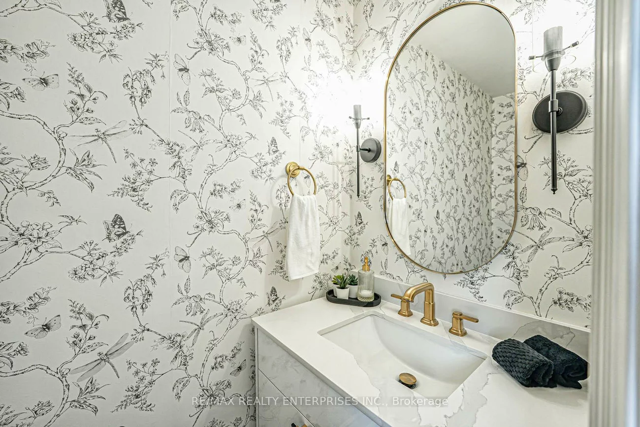 2344, Kenbarb, Cooksville, Mississauga