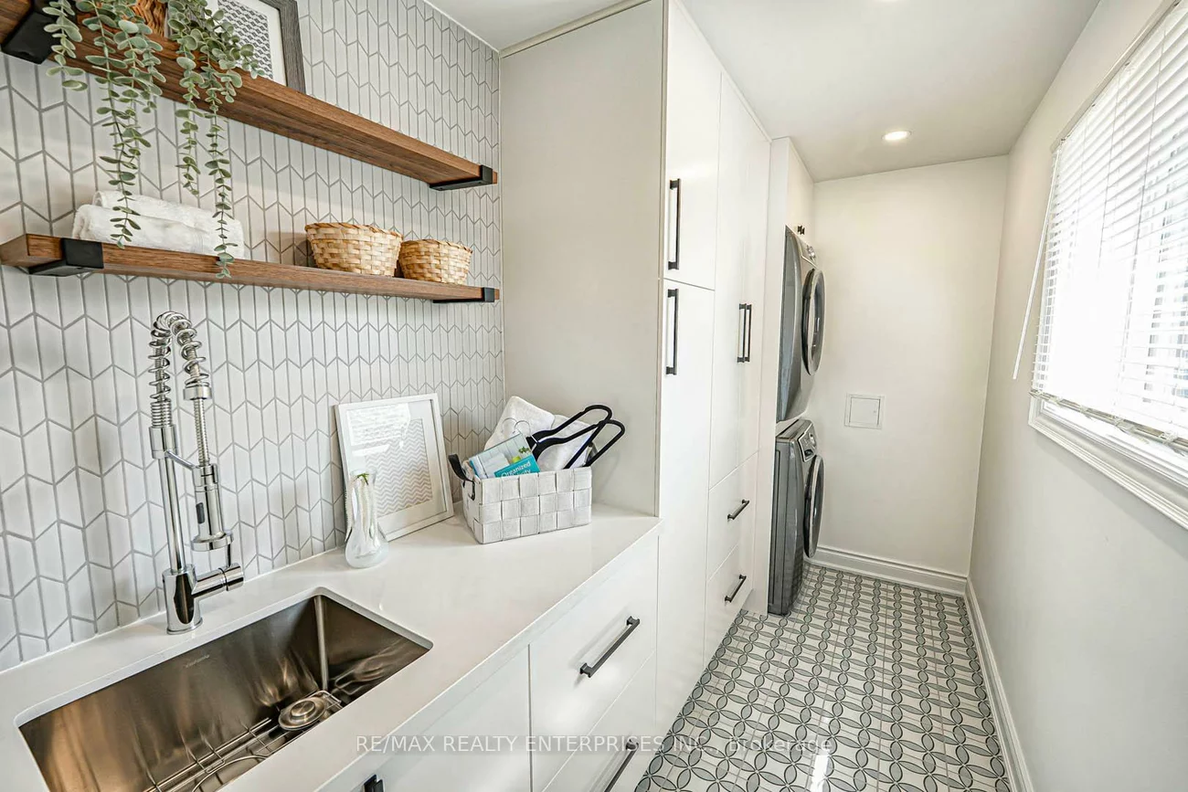 2344, Kenbarb, Cooksville, Mississauga