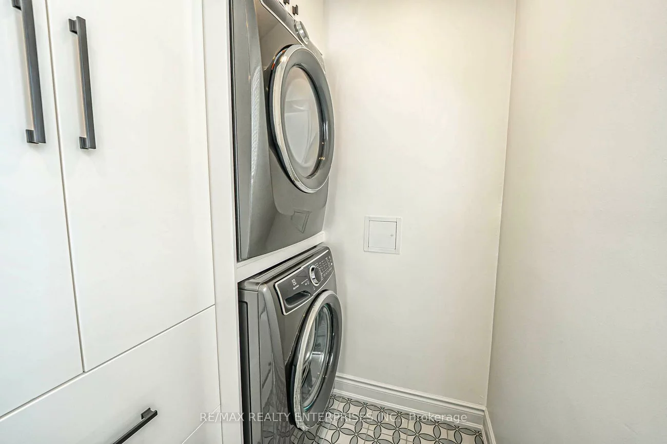 2344, Kenbarb, Cooksville, Mississauga