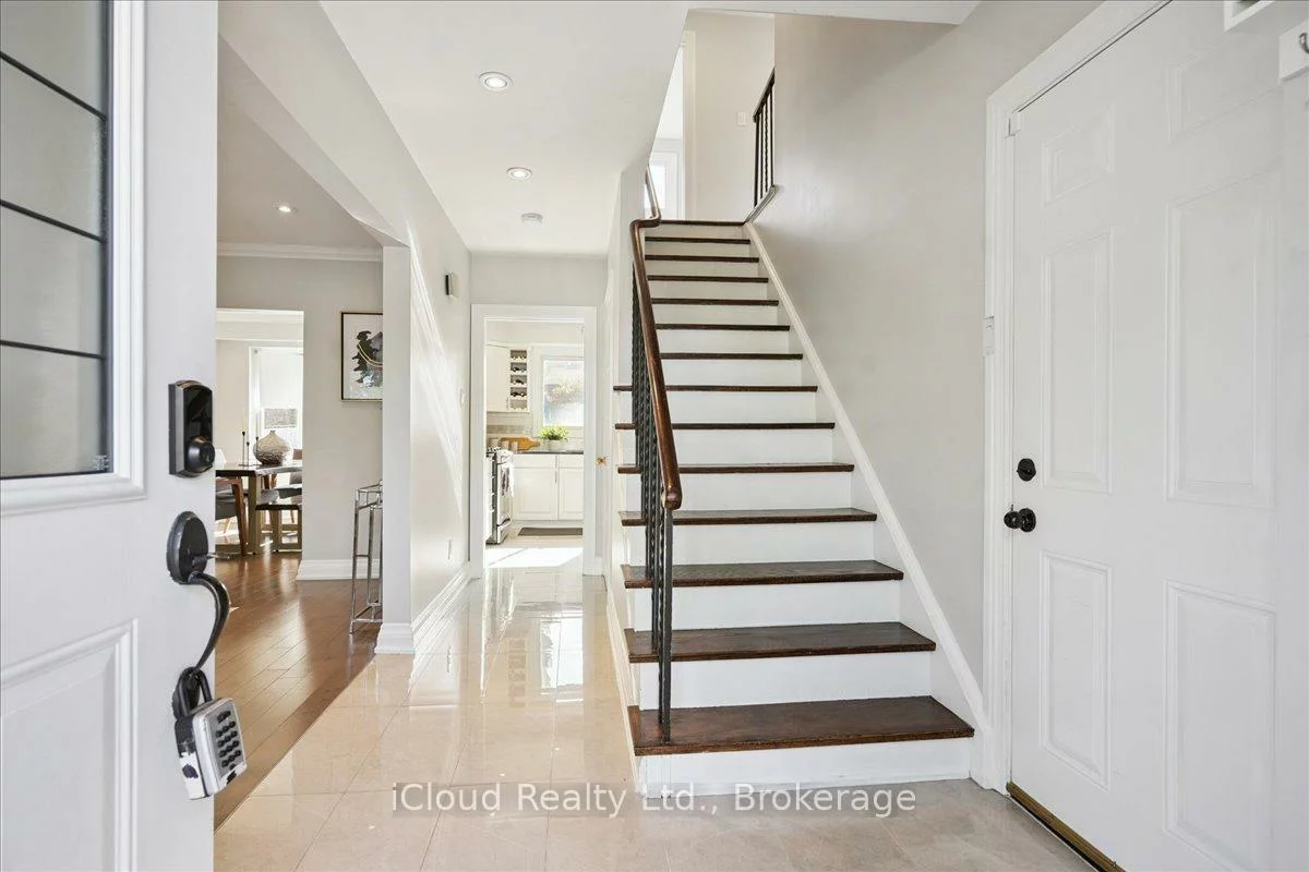 2224, Thorn Lodge, Sheridan, Mississauga