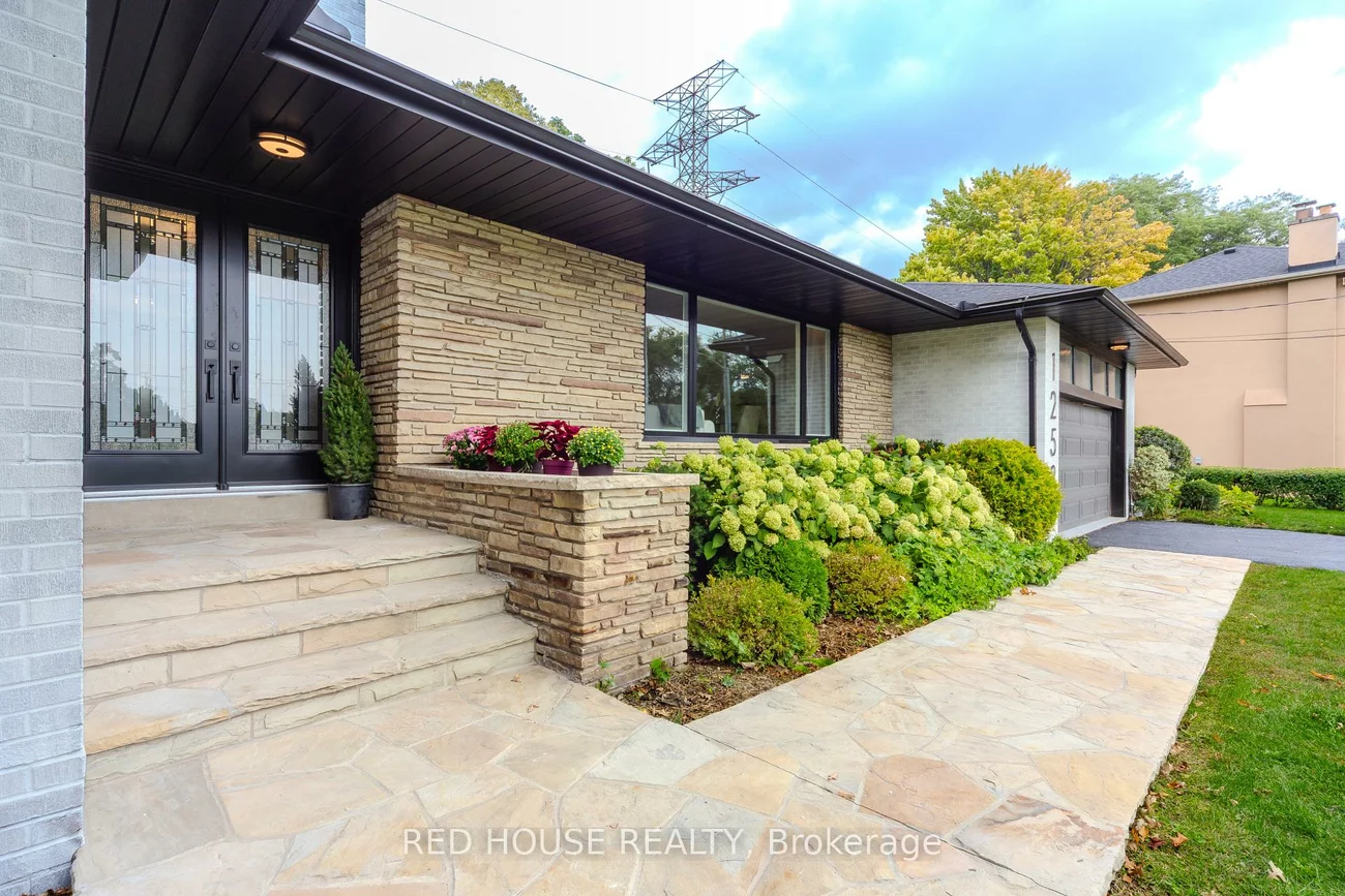 1253, Melton, Lakeview, Mississauga