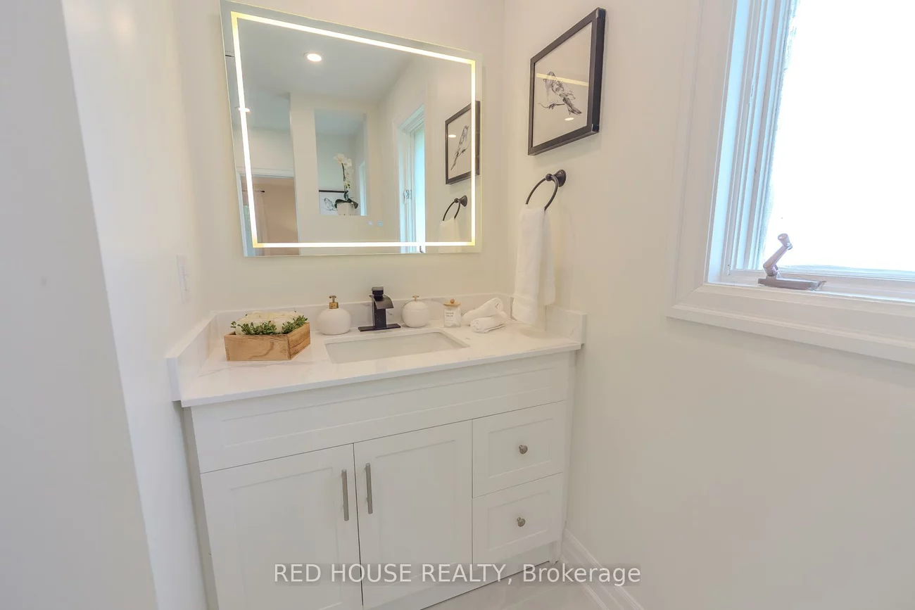 1253, Melton, Lakeview, Mississauga