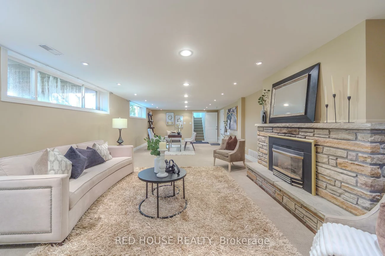 1253, Melton, Lakeview, Mississauga