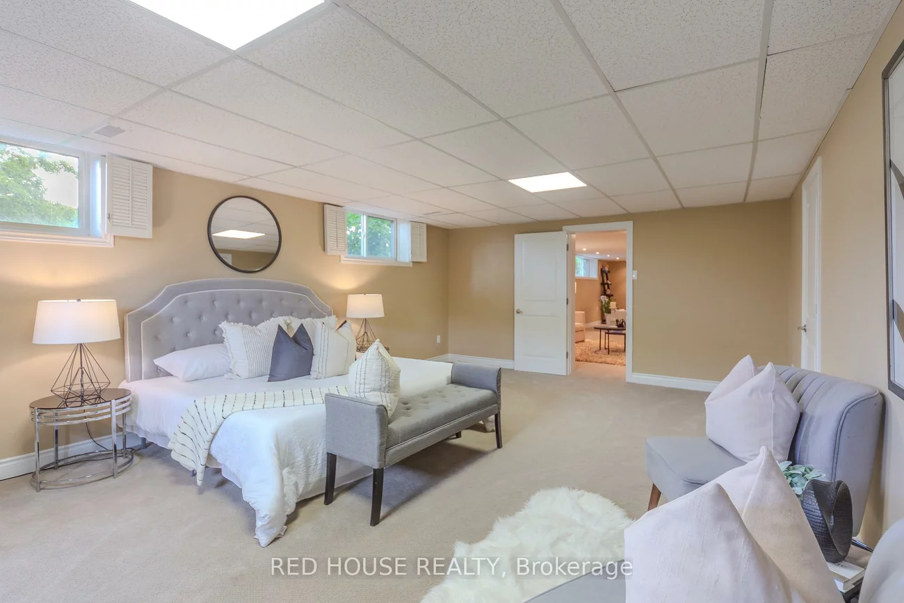 1253, Melton, Lakeview, Mississauga