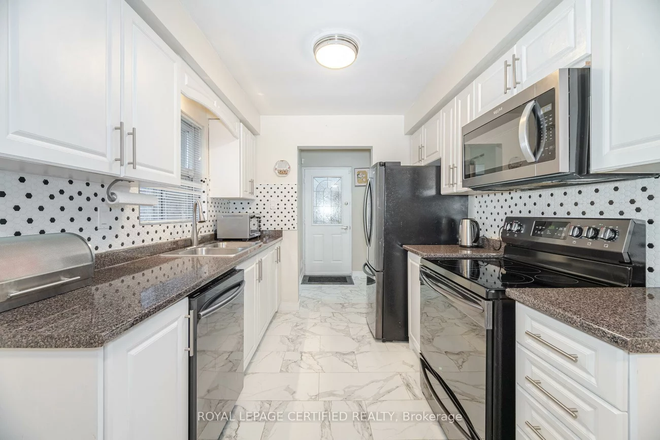 542, Lana, Mississauga Valleys, Mississauga