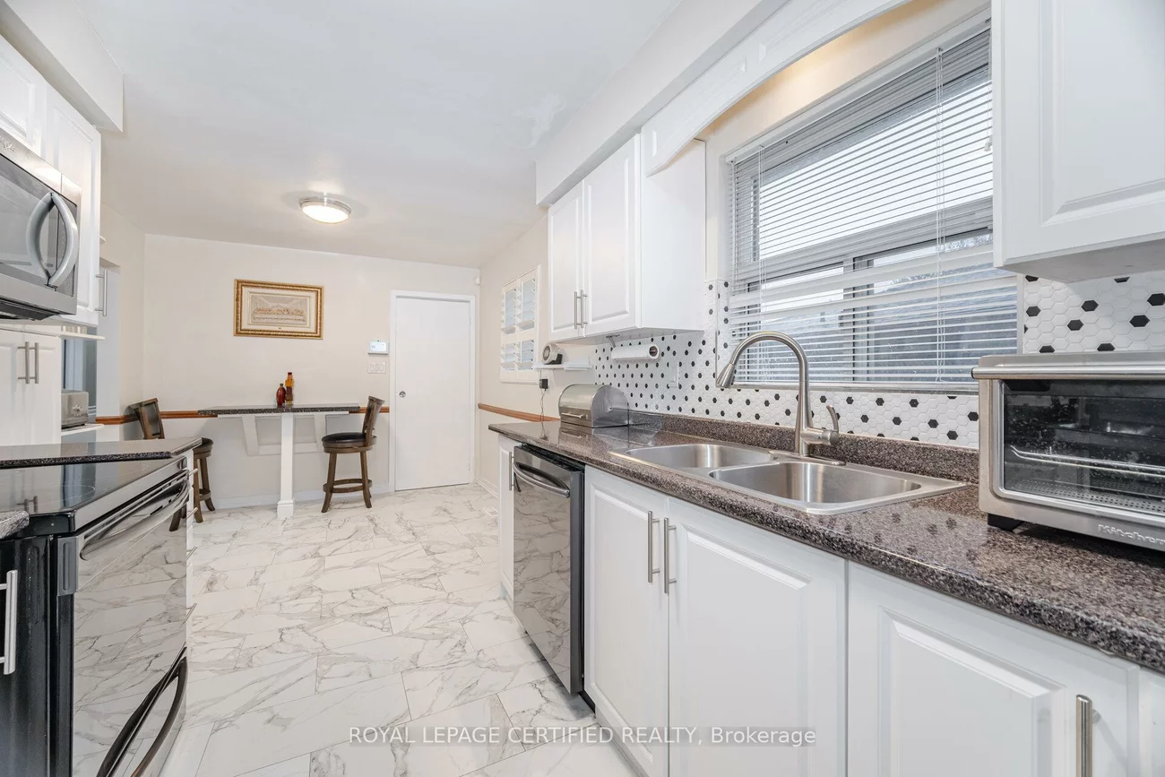 542, Lana, Mississauga Valleys, Mississauga