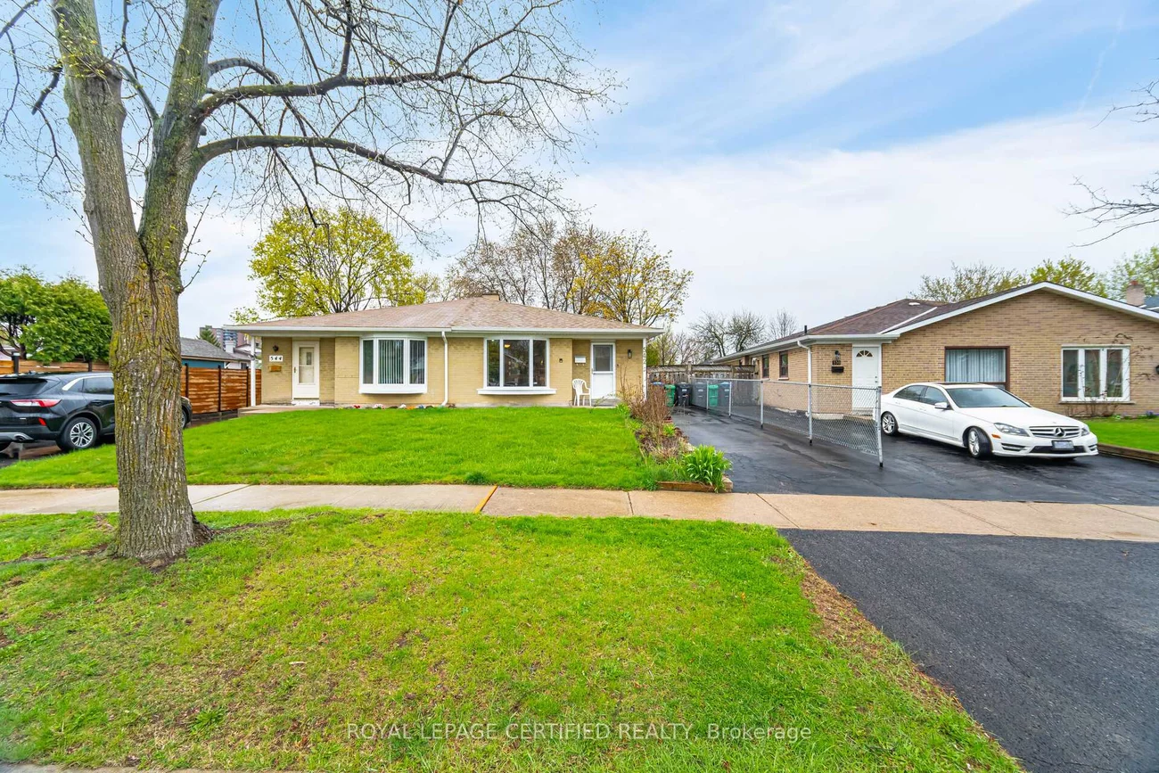 542, Lana, Mississauga Valleys, Mississauga