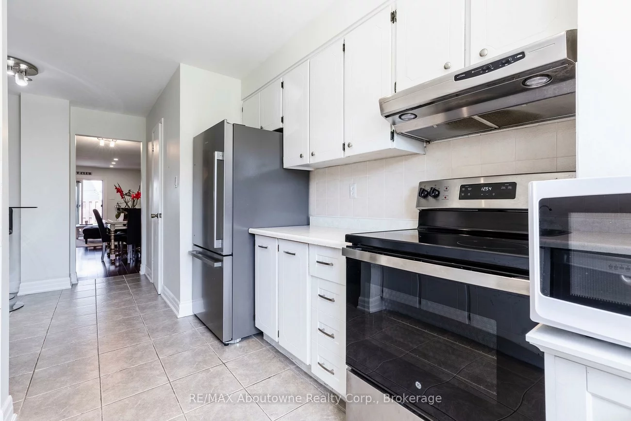 1443, Zante, Clarkson, Mississauga