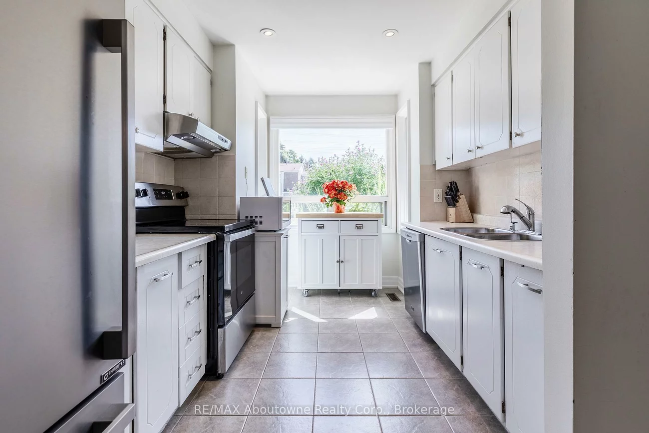 1443, Zante, Clarkson, Mississauga
