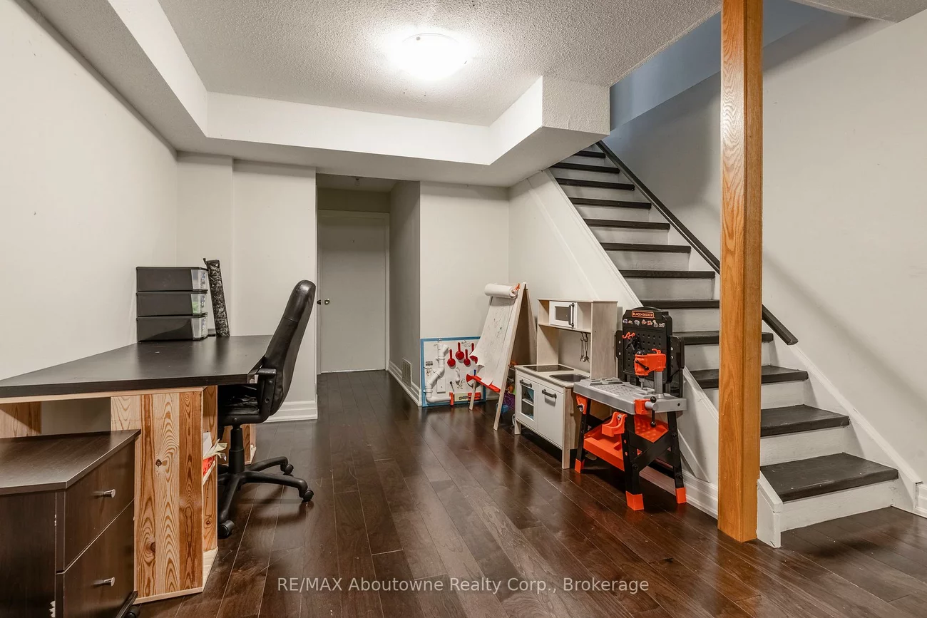 1443, Zante, Clarkson, Mississauga