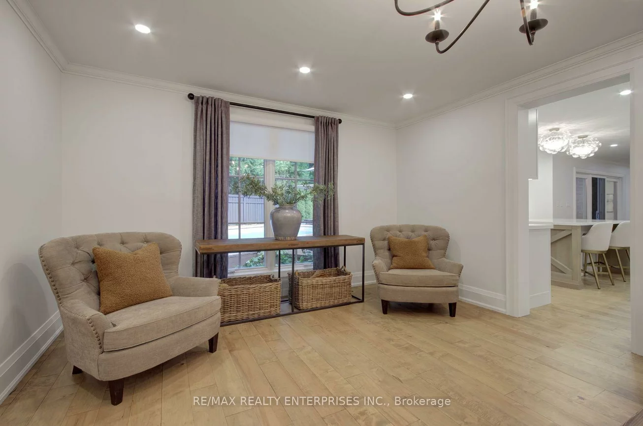 1543, Point-O-Woods, Mineola, Mississauga