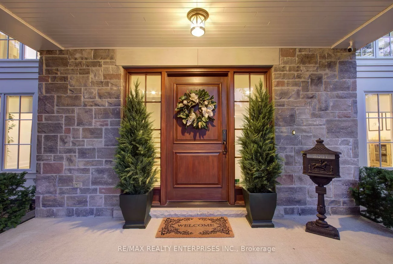 1543, Point-O-Woods, Mineola, Mississauga