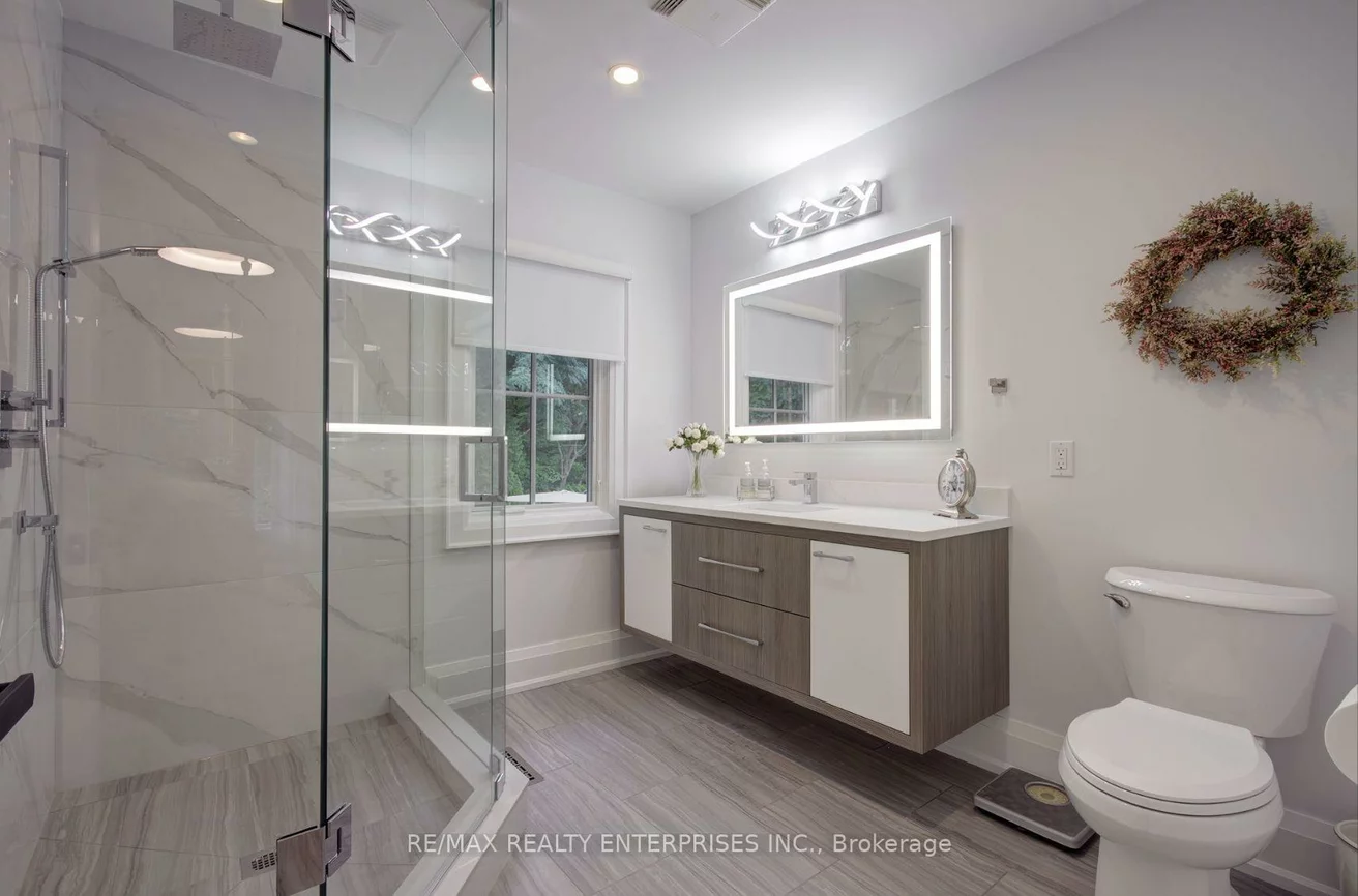 1543, Point-O-Woods, Mineola, Mississauga