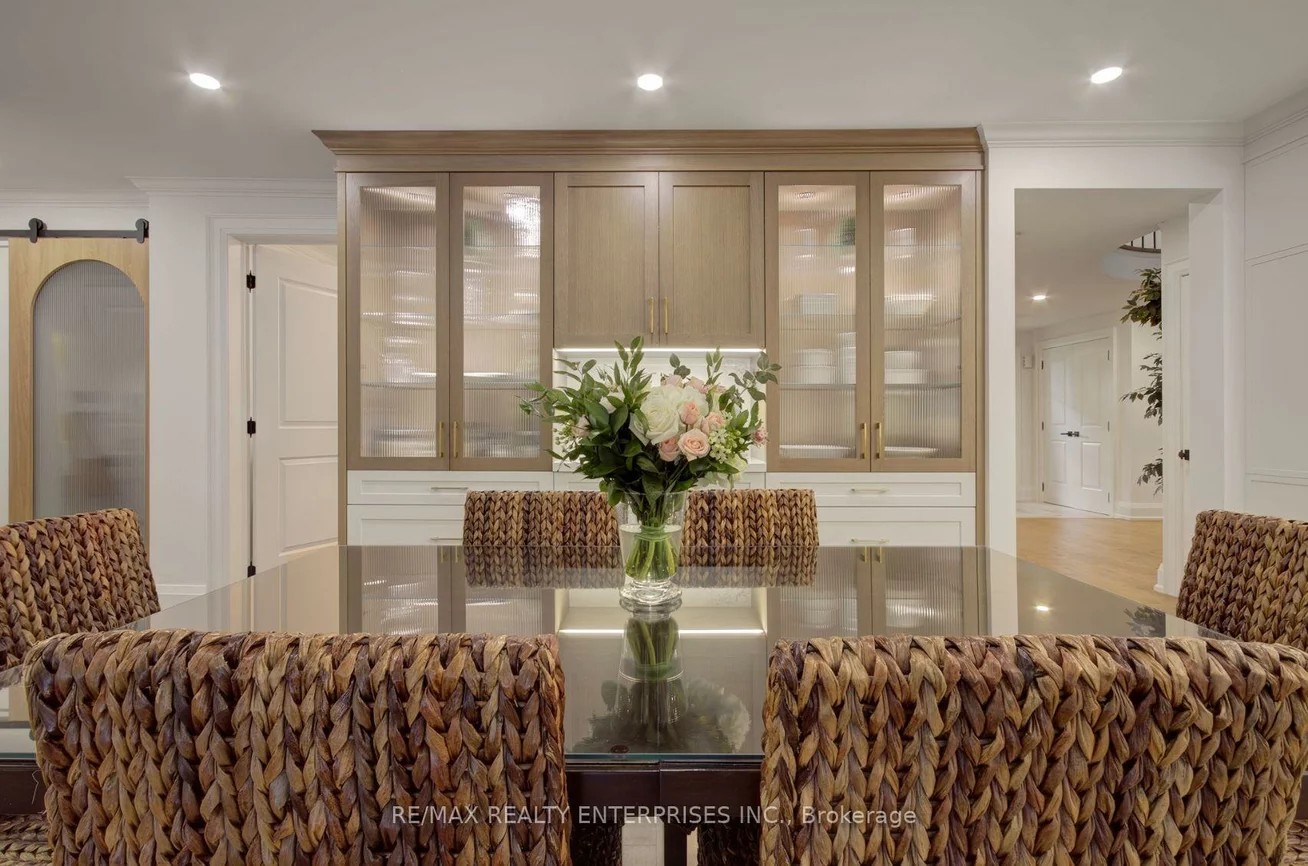 1543, Point-O-Woods, Mineola, Mississauga