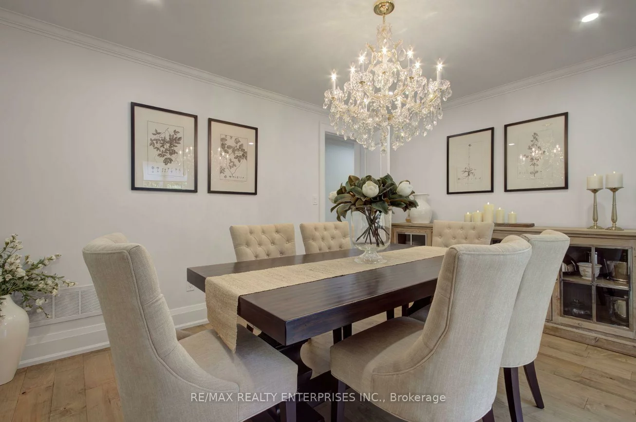 1543, Point-O-Woods, Mineola, Mississauga