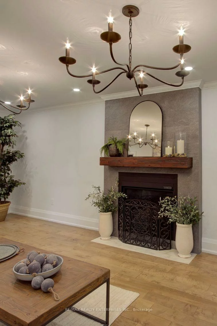 1543, Point-O-Woods, Mineola, Mississauga