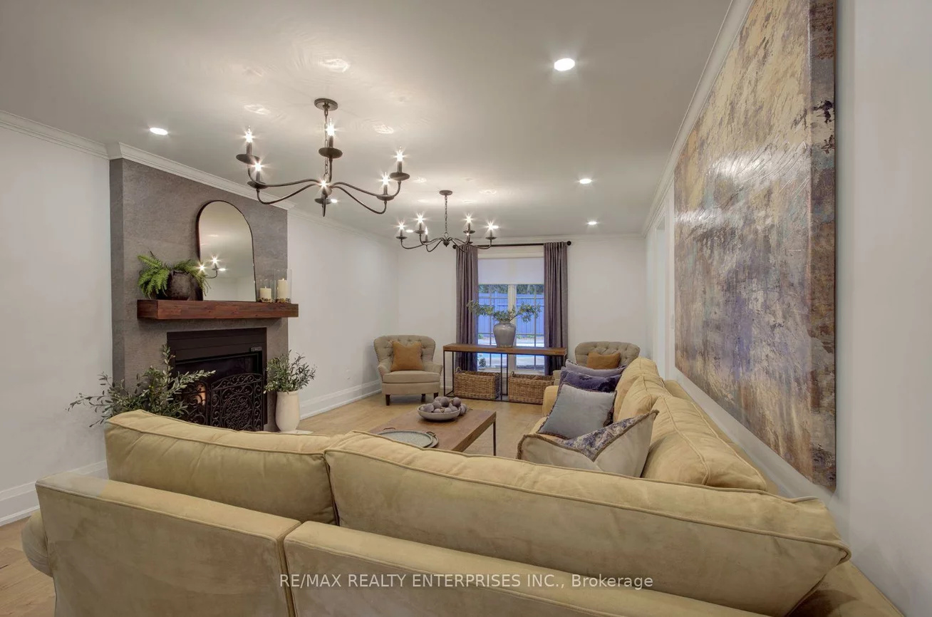 1543, Point-O-Woods, Mineola, Mississauga