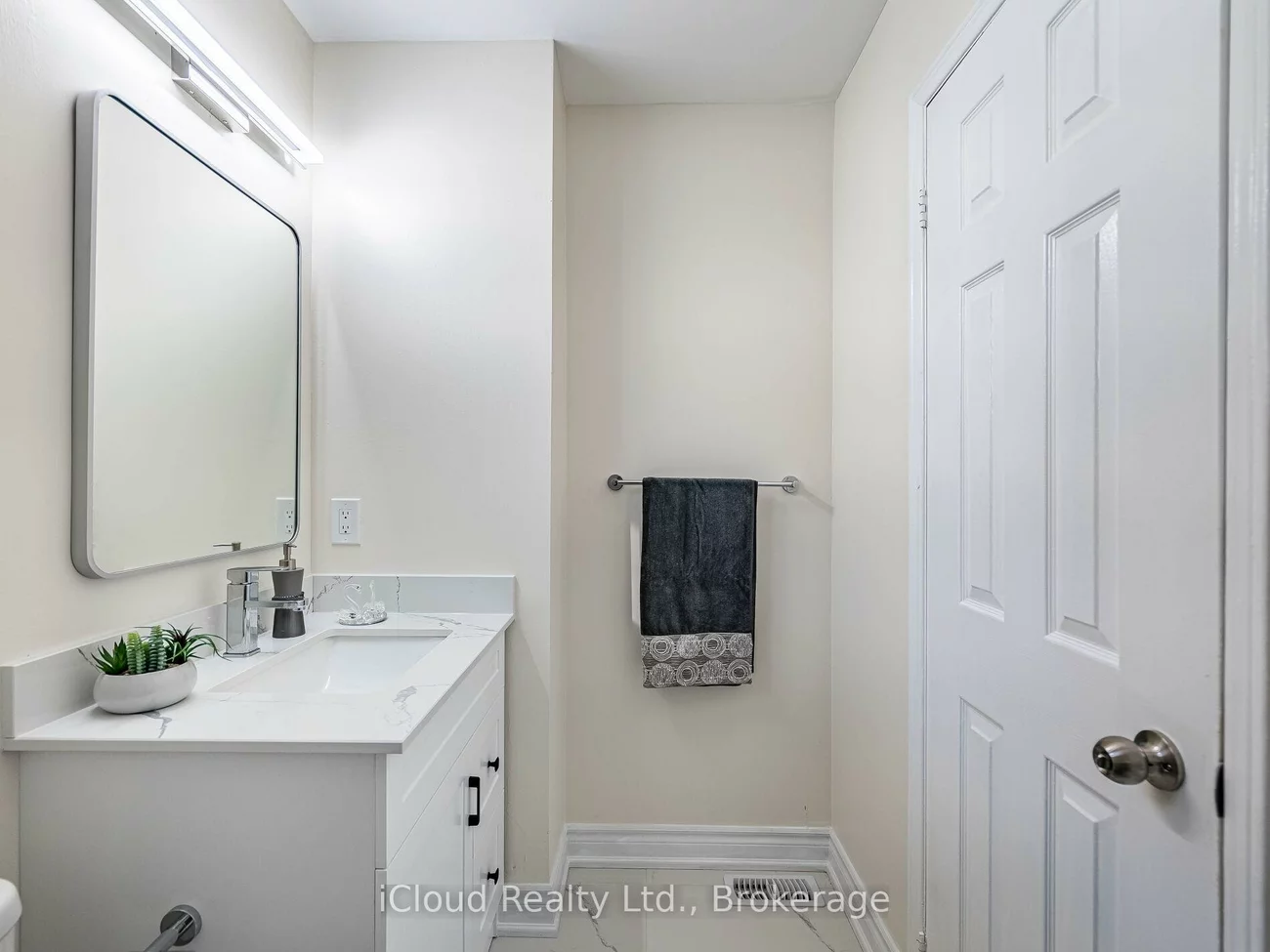 5238, Alicante, East Credit, Mississauga