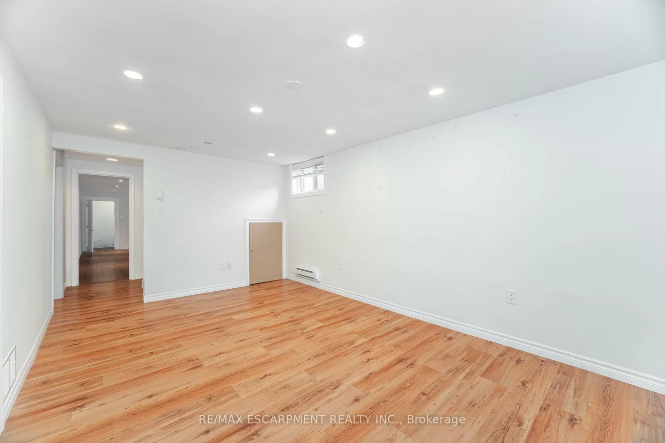 1132, Claredale, Mineola, Mississauga