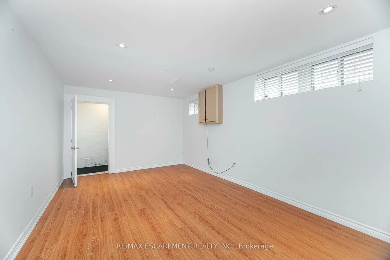 1132, Claredale, Mineola, Mississauga