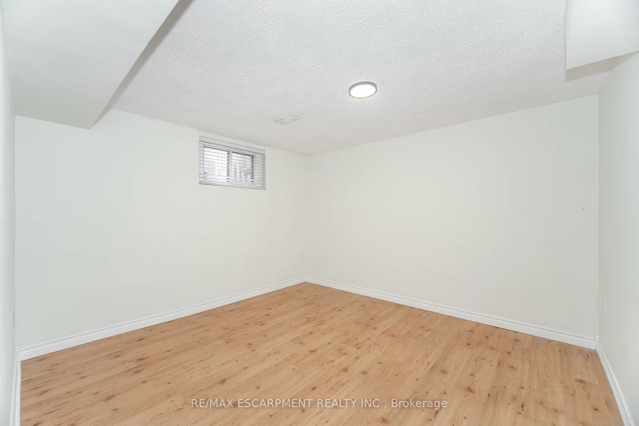 1132, Claredale, Mineola, Mississauga