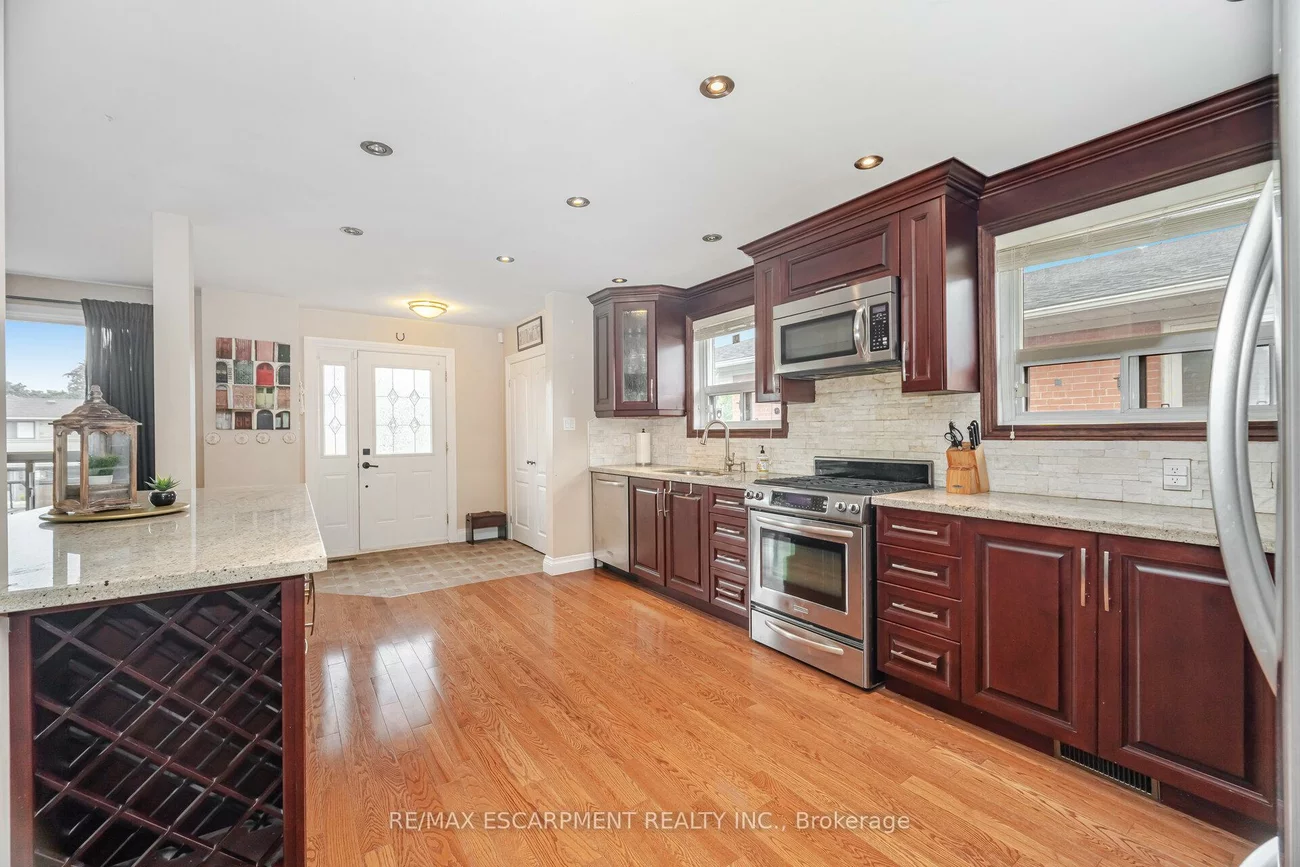 1132, Claredale, Mineola, Mississauga