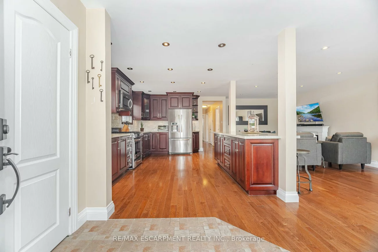 1132, Claredale, Mineola, Mississauga