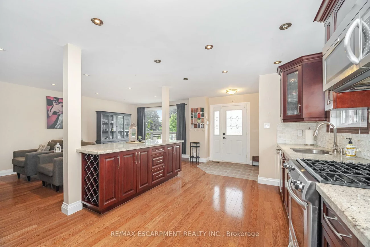 1132, Claredale, Mineola, Mississauga