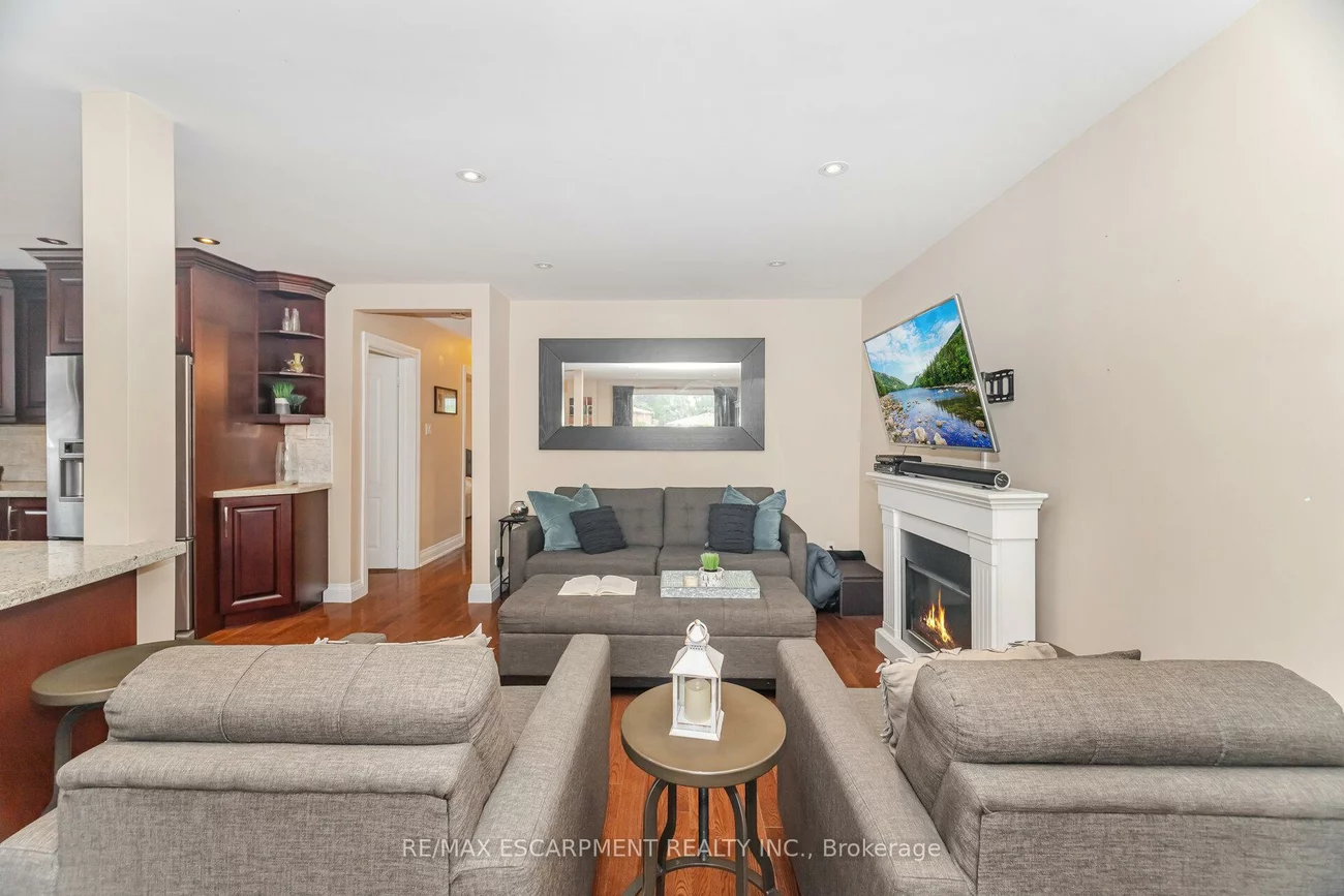 1132, Claredale, Mineola, Mississauga