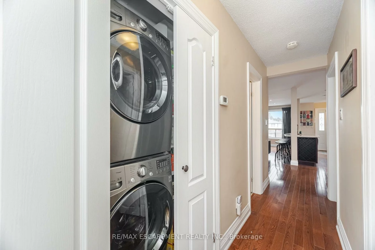 1132, Claredale, Mineola, Mississauga