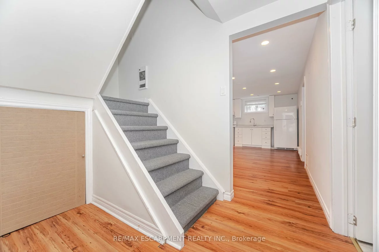 1132, Claredale, Mineola, Mississauga