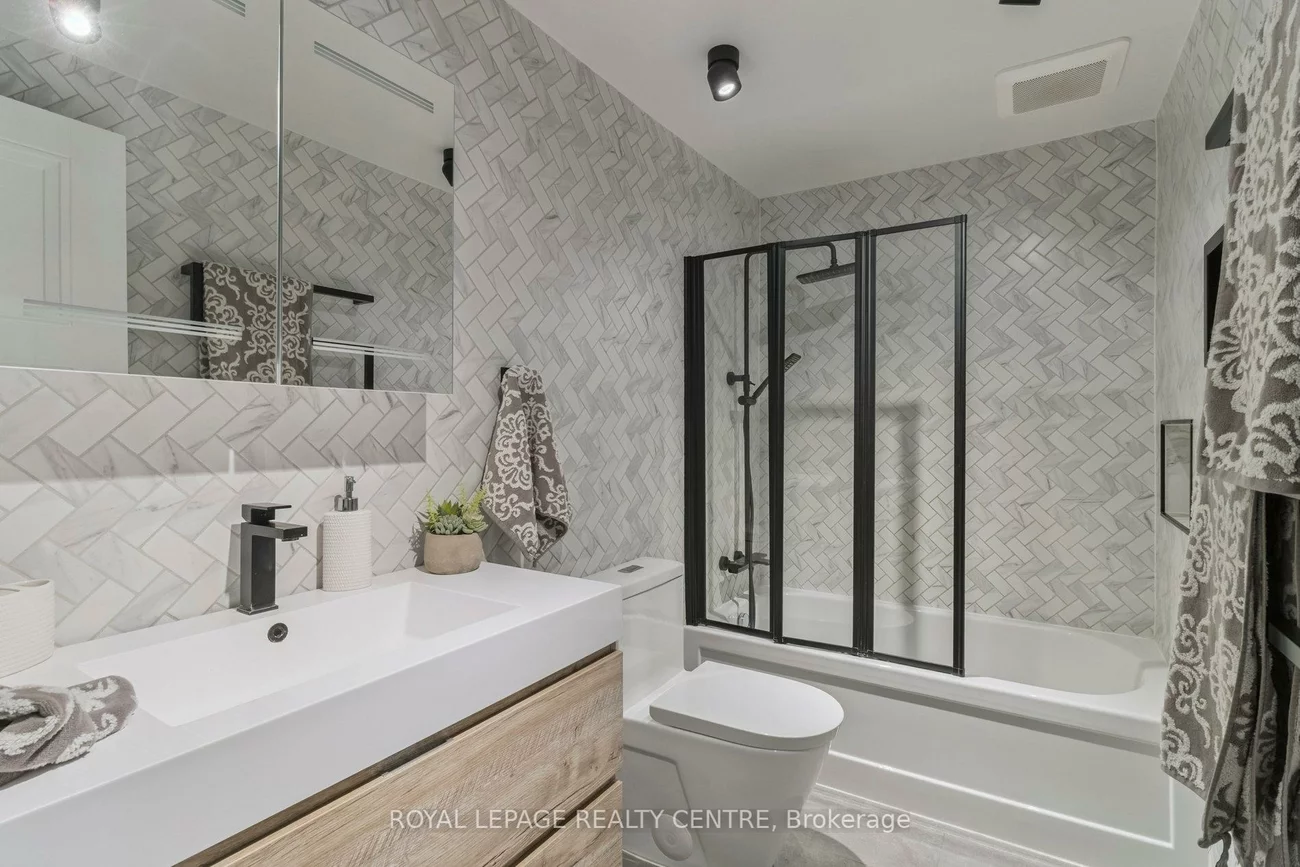 3383, Tallmast, Erin Mills, Mississauga