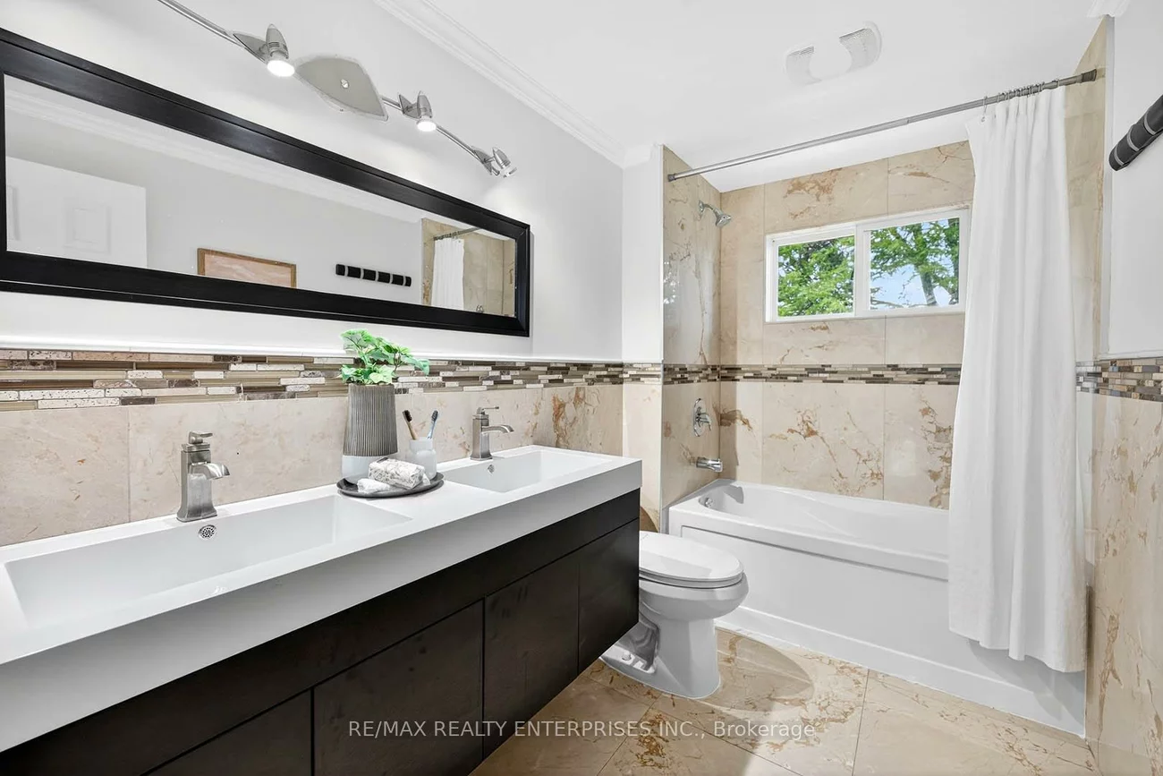 2439, Arioso, Sheridan, Mississauga